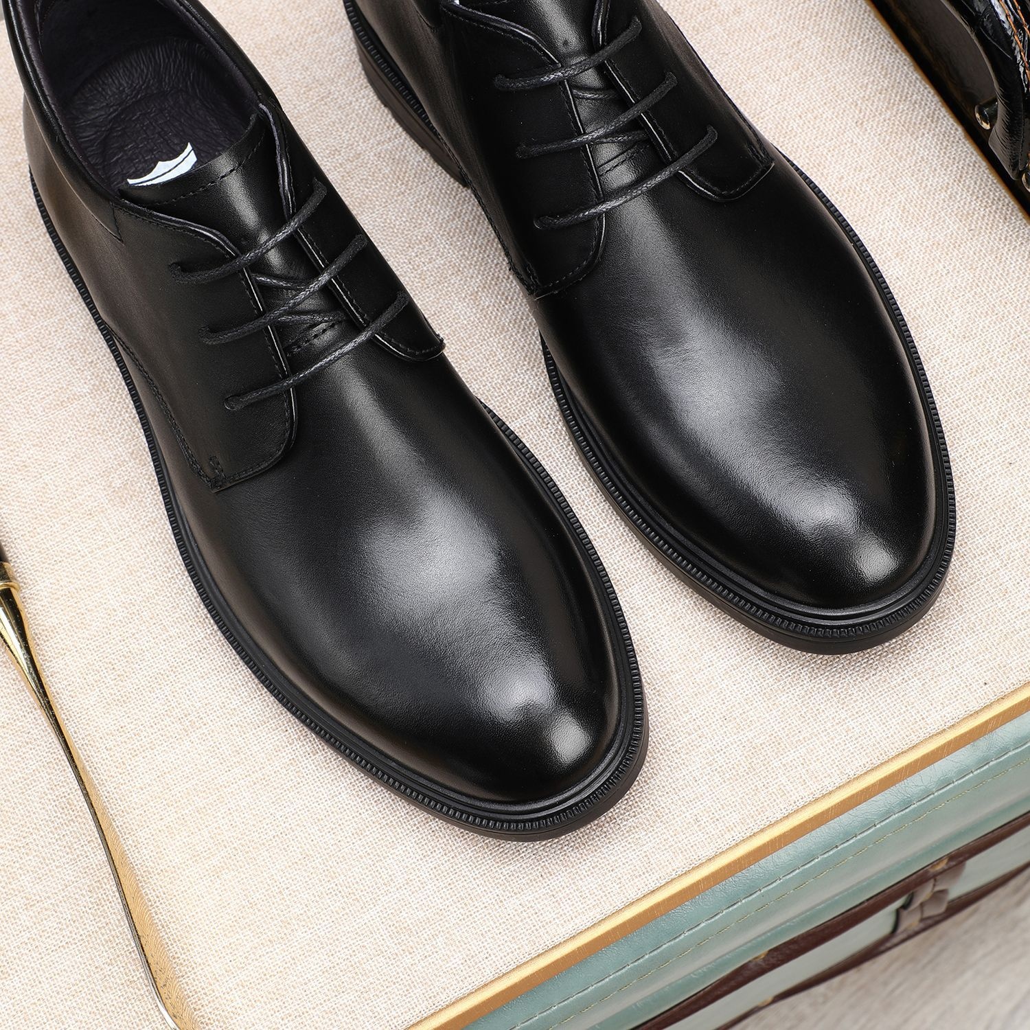 ShoeVault ShoeVault High-top Buine 2025 Autunno Inverno Nuovo Originale Lacci Tacco Basso Scarpe da Lavoro Professionali Comode da Uomo in Pelle_voghion.com