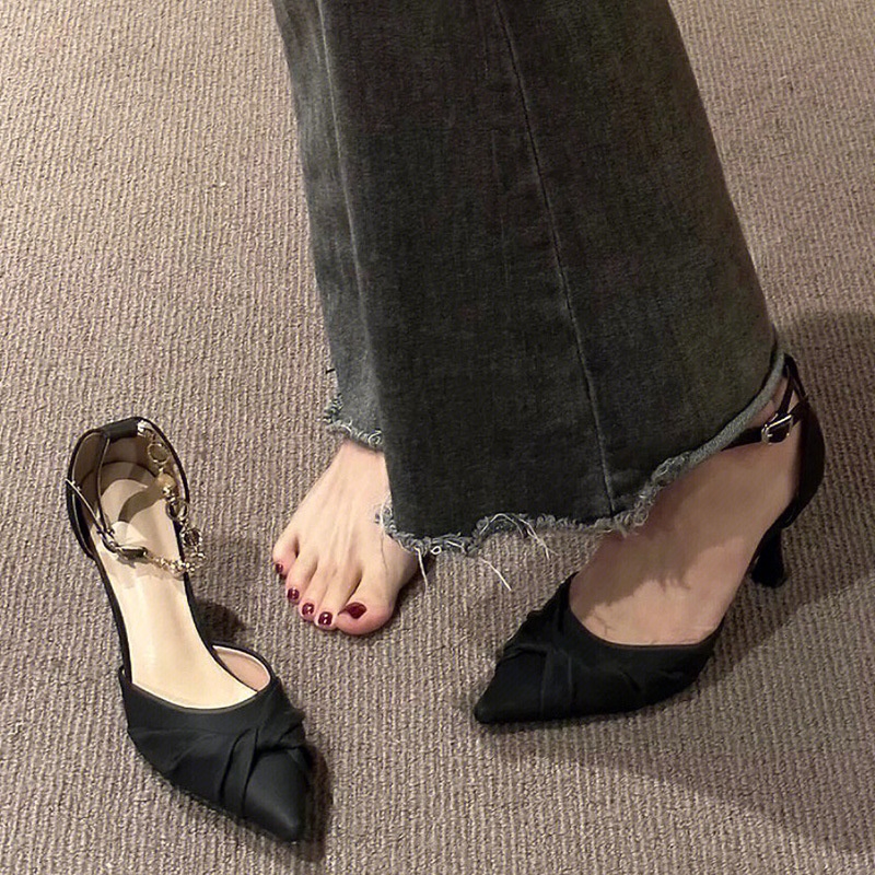 Scarpe col tacco alto nere ShoeVault per donne di 18 anni, cerimonia di passaggio alla maggiore età, design Sense Niche, punta a punta, cinturino in perle, singolo e sottile_voghion.com