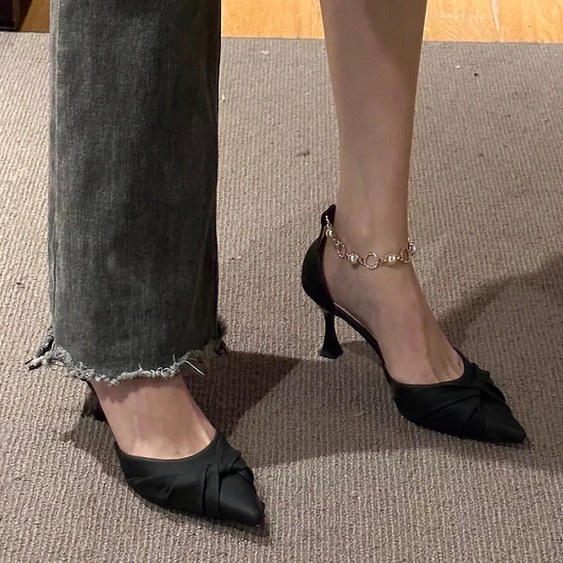 Scarpe col tacco alto nere ShoeVault per donne di 18 anni, cerimonia di passaggio alla maggiore età, design Sense Niche, punta a punta, cinturino in perle, singolo e sottile_voghion.com