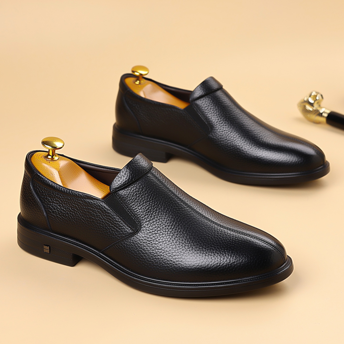 ShoeVault 2025 Herbst 2025 Herren Business-Schuh aus hochwertigem Rindsleder, atmungsaktiv, spitze Zehenpartie, für den Alltag geeignet._voghion.com