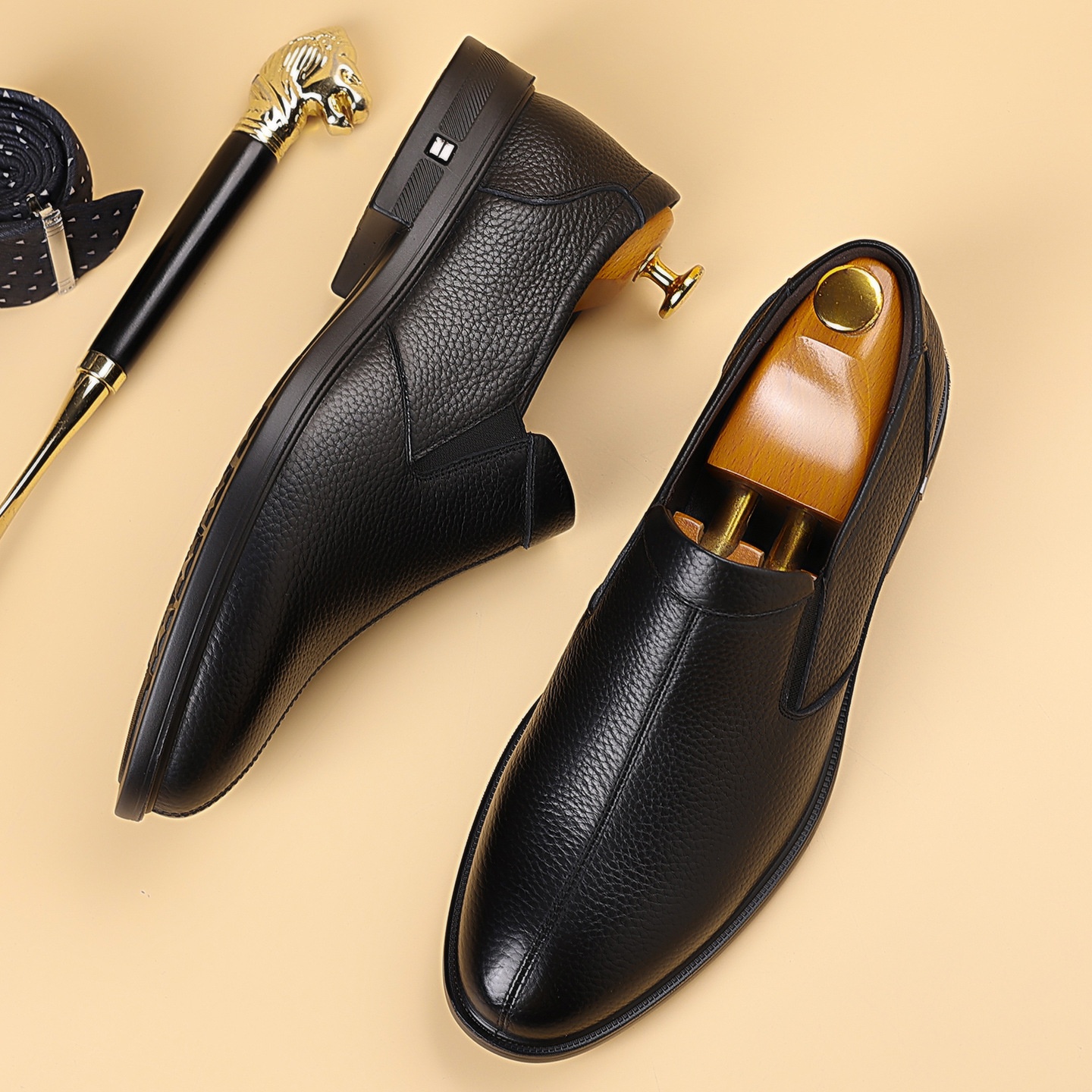 ShoeVault 2025 Herbst 2025 Herren Business-Schuh aus hochwertigem Rindsleder, atmungsaktiv, spitze Zehenpartie, für den Alltag geeignet._voghion.com