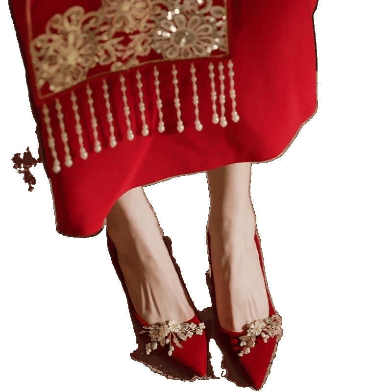 Chaussures de mariée rouges pour femme, idéales avec une robe Xiuhe, réversibles, fines et élégantes, collection 2025, style maternité._voghion.com