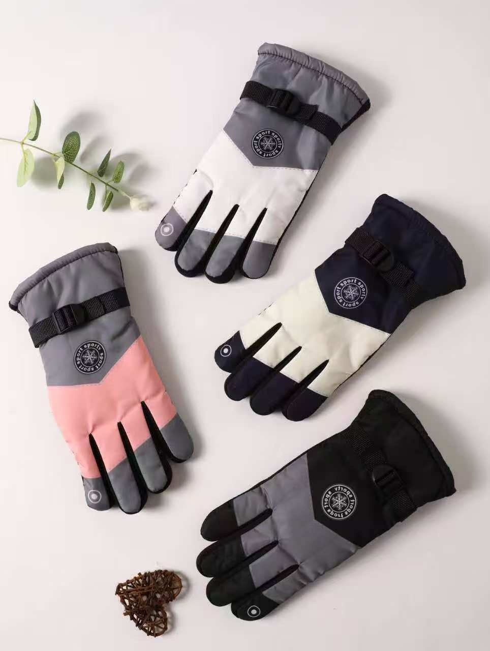 001 Outdoor Sports Warm Winter Fleece-Lined Ski Thickened Waterproof Cycling Windproof Cold-Proof Gloves Wholesale_voghion.com