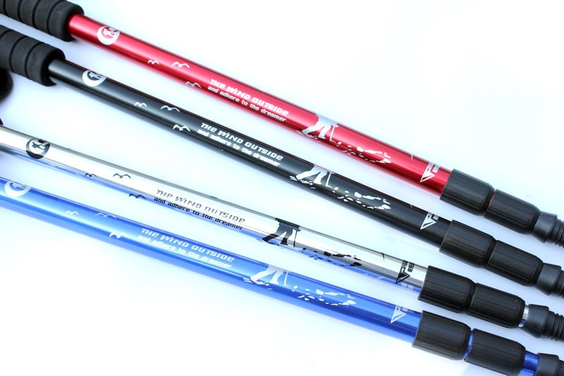 001 Bastone da trekking in lega di alluminio transfrontaliera di fabbrica, tre sezioni, assorbimento degli urti, forniture per escursioni all'aperto, camminata_voghion.com