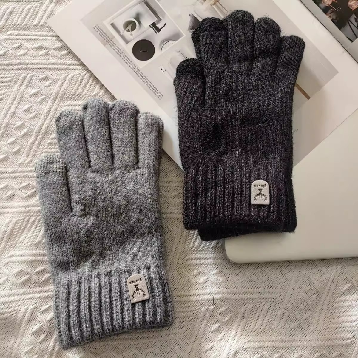 001 Solid Color Winter Outdoor Sports Skiing Cycling Knitted Wool Cold-Proof Warm Fingered Gloves_voghion.com