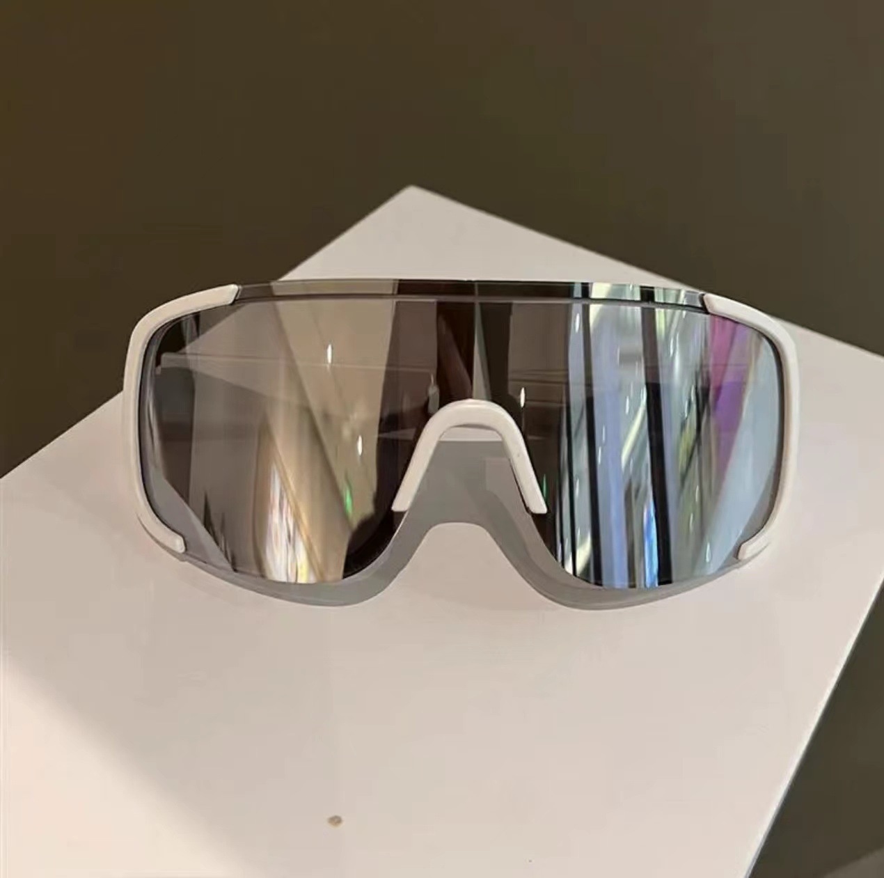 Gafas de ciclismo extragrandes para exteriores, ideales para montañismo, esquí y otras actividades al aire libre. Resistentes al viento, con protección UV y gafas de sol deportivas._voghion.com
