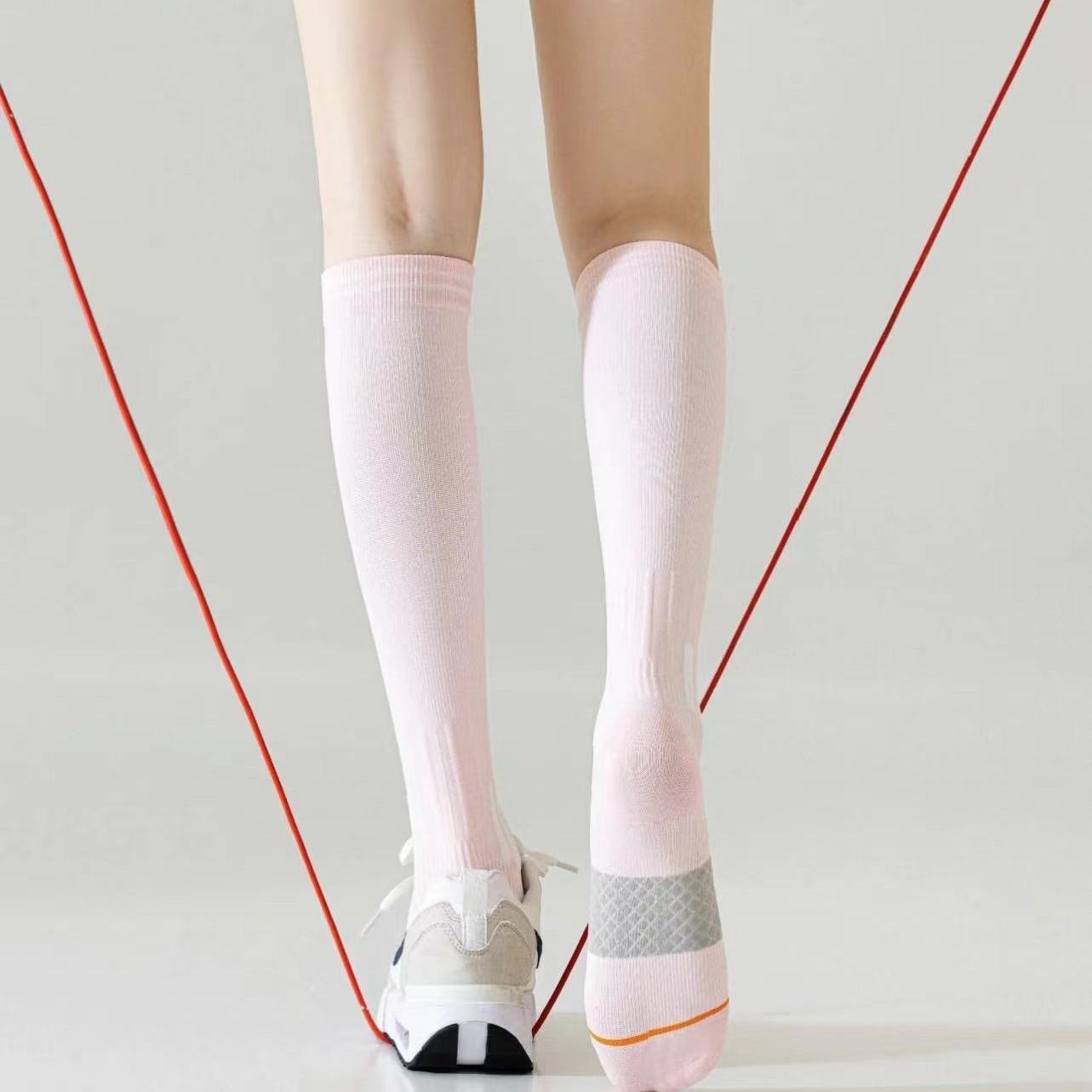 001 2025 Frühling Neue Baumwoll-Sportsocken für Damen, schweißabsorbierend, Yoga- und Laufsocken, lang_voghion.com