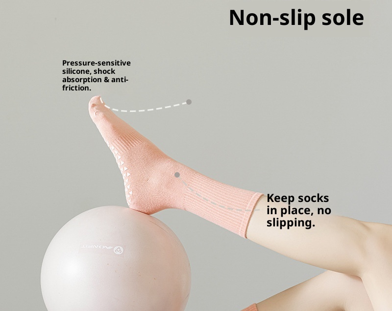 Chaussettes de sport 001 Yoga antidérapantes professionnelles mi-mollet en coton pour femmes, idéales pour l'automne et l'hiver, le fitness, la danse et le Pilates._voghion.com