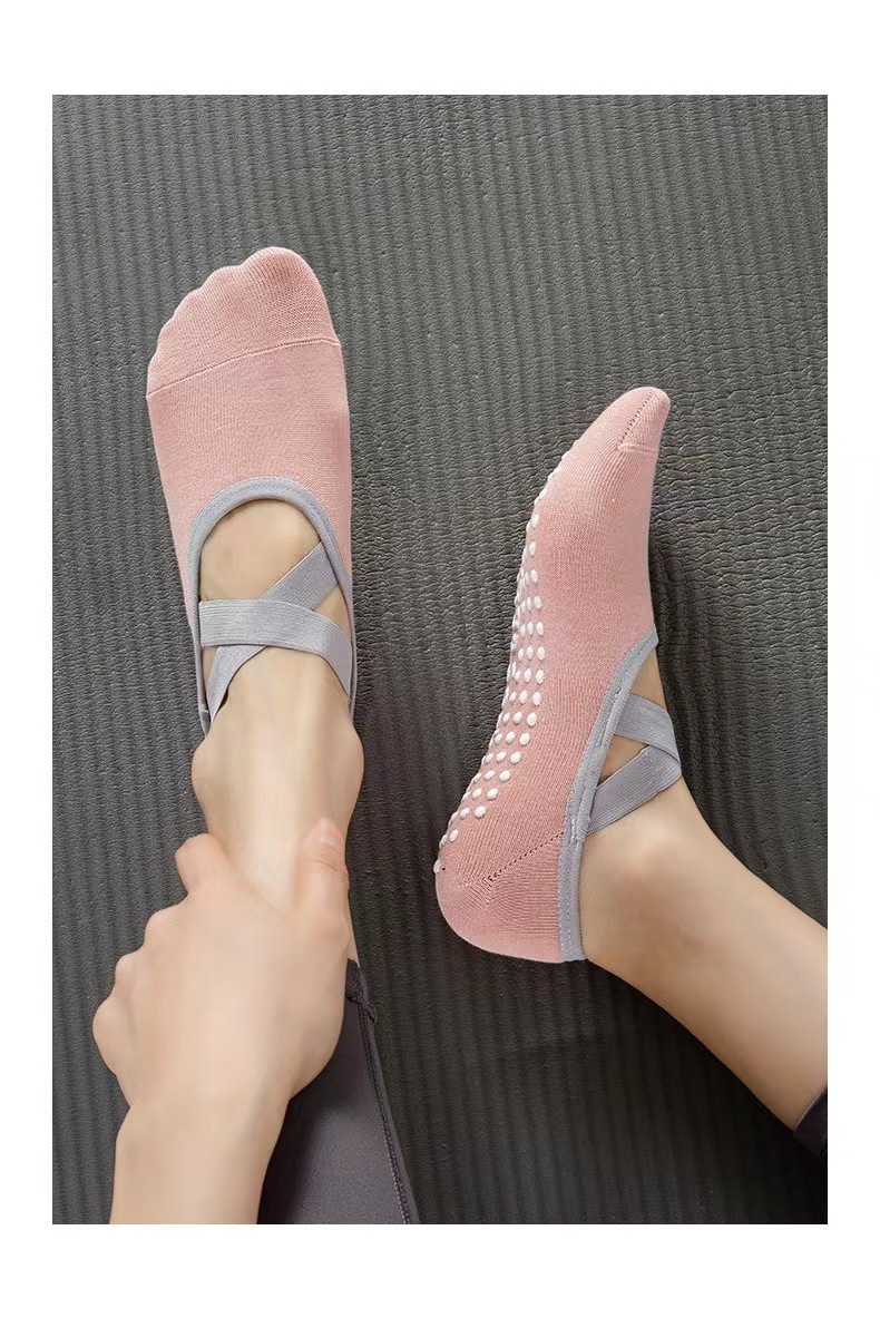 001 Non-Slip Silicone Yoga Socks With Adhesive Straps For Fitness, Dance, Running, Pilates, Indoor Floor, And Trampoline_voghion.com
