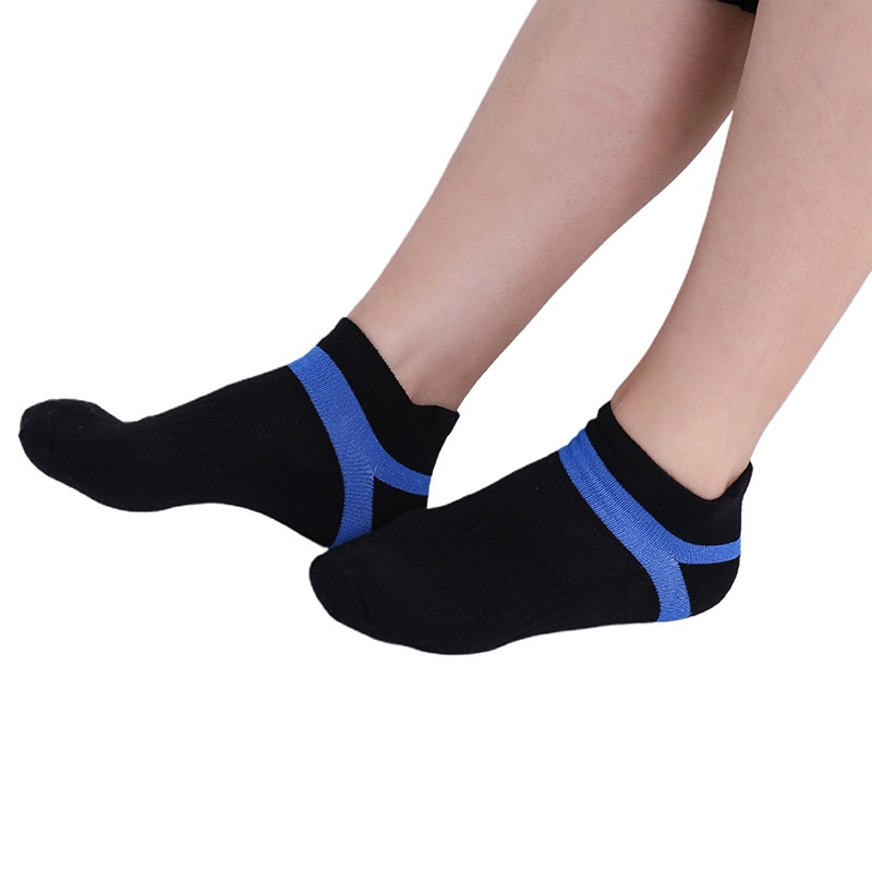 Chaussettes de yoga d'hiver 001 pour femmes, antidérapantes et respirantes, chaudes et confortables, en coton, avec picots adhésifs. Idéales pour le sport et les loisirs._voghion.com