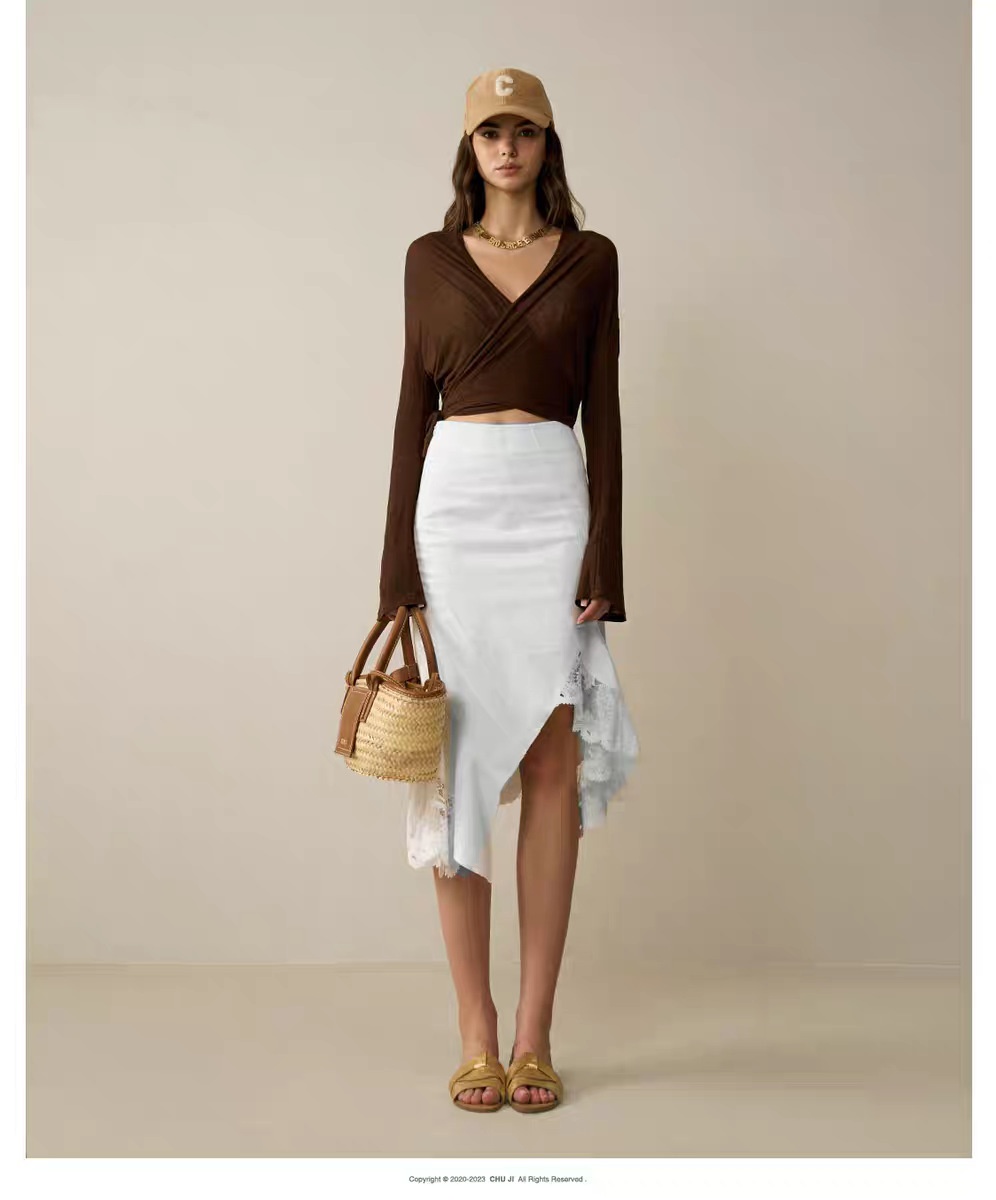 T-shirt de yoga à manches évasées pour femme (réf. 001), coupe ajustée et douce pour la peau, haut de sport à bretelles croisées, vêtement de fitness respirant._voghion.com