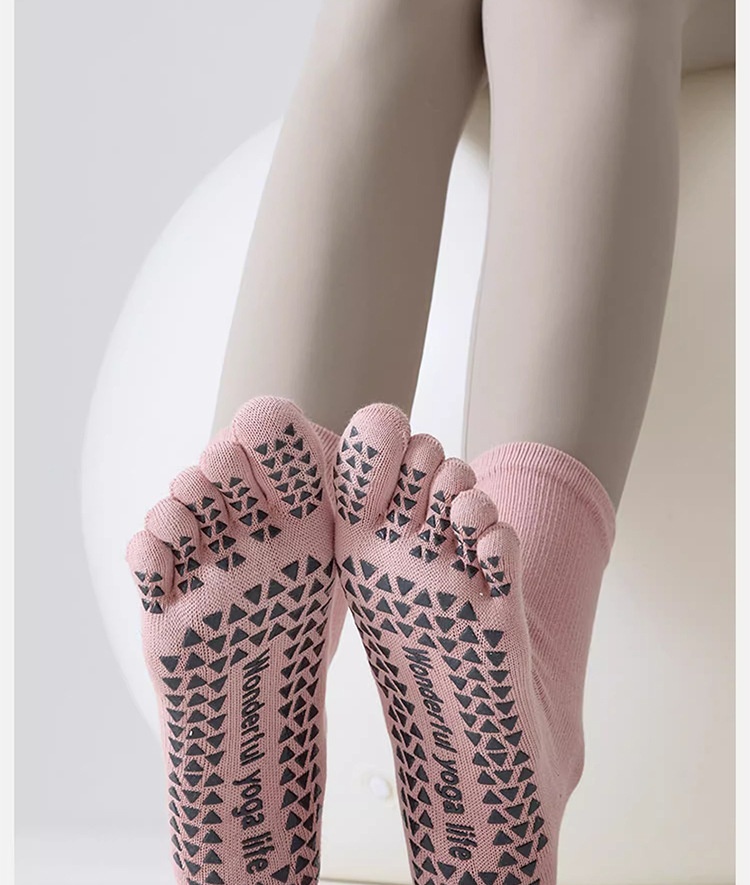 001 Five-Finger Yoga Non-Slip Profeional Women Mid-Calf Pilate Indoor Beginner Training Fitne Sport Toe Separator_voghion.com