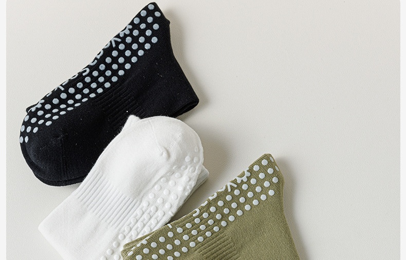 Chaussettes de sport mi-mollet en coton et silicone antidérapant, modèle 001 Yoga pour femmes, à porter avec un pantalon Shark ou une paire de chaussettes Zhuji._voghion.com