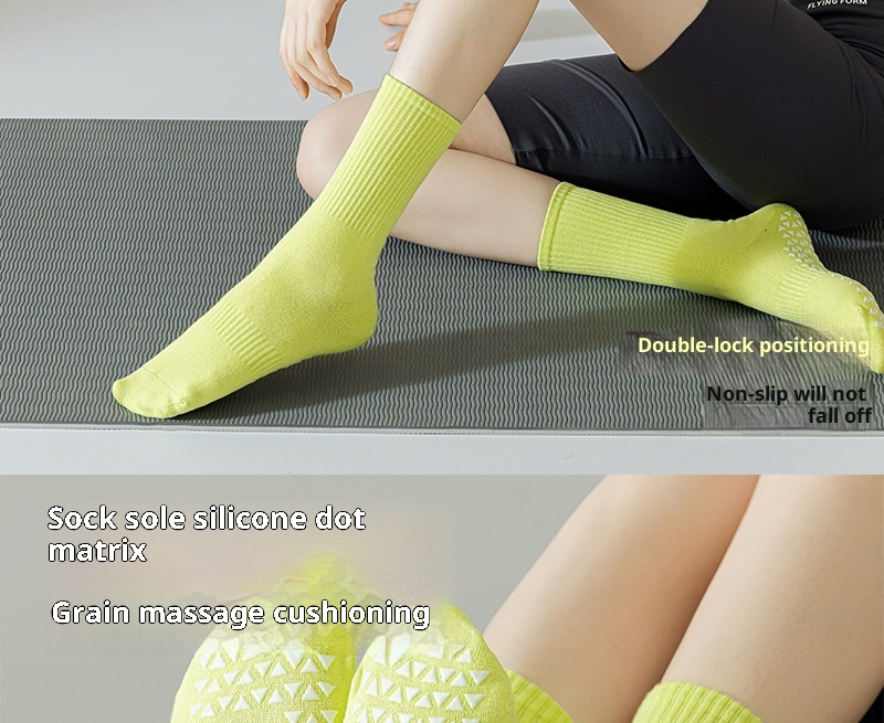 Chaussettes de sport 001 Yoga antidérapantes professionnelles mi-mollet en coton pour femmes, idéales pour l'automne et l'hiver, le fitness, la danse et le Pilates._voghion.com