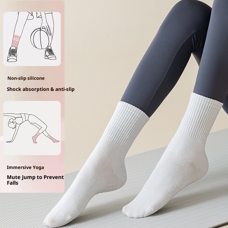 Chaussettes de sport mi-mollet en silicone antidérapant 001 pour femmes, idéales pour le yoga, le fitness au sol et le Pilates. Modèle long et polyvalent pour femmes._voghion.com