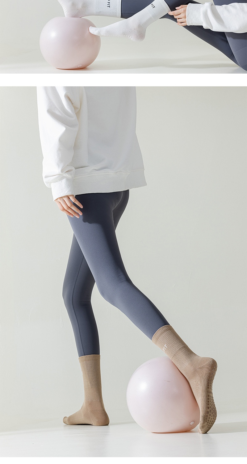 001 001 Yoga Non-Slip Professional Mid-Calf Pressure Pilates Fitness Dance Sports Anti-Pilling Cotton Socks Women_voghion.com