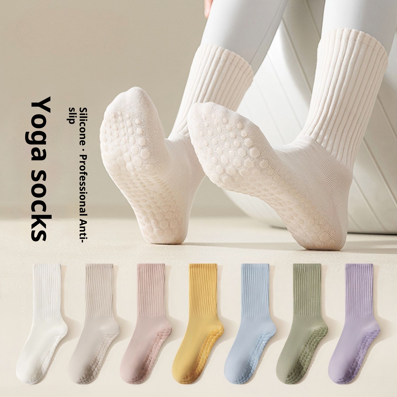Chaussettes de sport mi-mollet antidérapantes pour femmes, idéales pour le yoga, le fitness et le Pilates. À porter avec un pantalon Shark._voghion.com