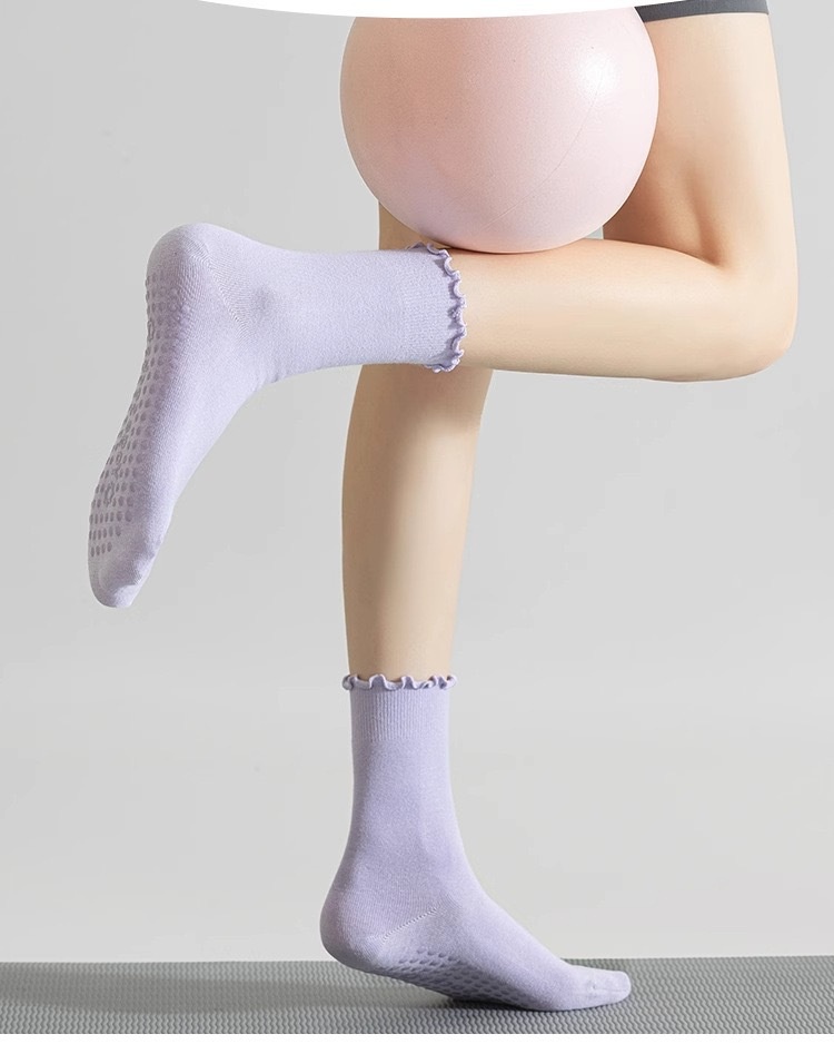 001 Spring Summer Yoga Mid-Calf Seamless Ruffled Edge Sports Non-Slip Running Pilates Thin Shock-Absorbing Fitness Socks_voghion.com