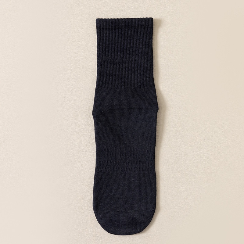 Chaussettes de sport mi-mollet en silicone antidérapant 001 pour femmes, idéales pour le yoga, le fitness au sol et le Pilates. Modèle long et polyvalent pour femmes._voghion.com