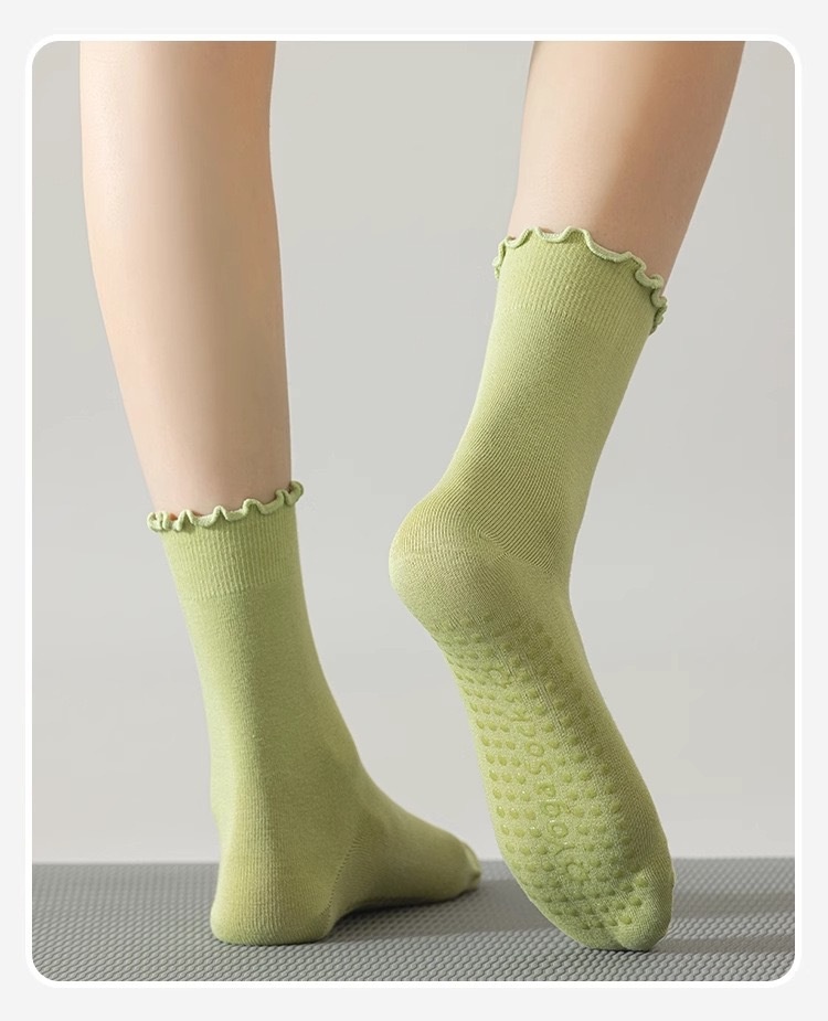 001 Spring Summer Yoga Mid-Calf Seamless Ruffled Edge Sports Non-Slip Running Pilates Thin Shock-Absorbing Fitness Socks_voghion.com