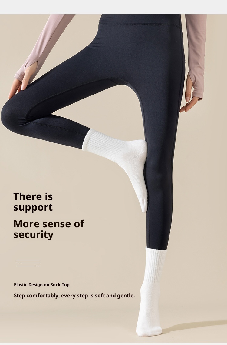 Chaussettes de sport mi-mollet en silicone antidérapant 001 pour femmes, idéales pour le yoga, le fitness au sol et le Pilates. Modèle long et polyvalent pour femmes._voghion.com