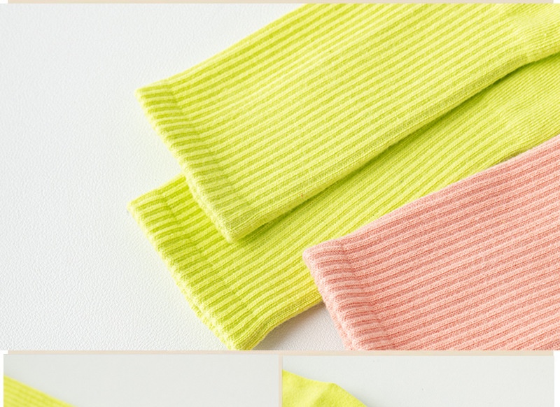 Chaussettes de sport 001 Yoga antidérapantes professionnelles mi-mollet en coton pour femmes, idéales pour l'automne et l'hiver, le fitness, la danse et le Pilates._voghion.com