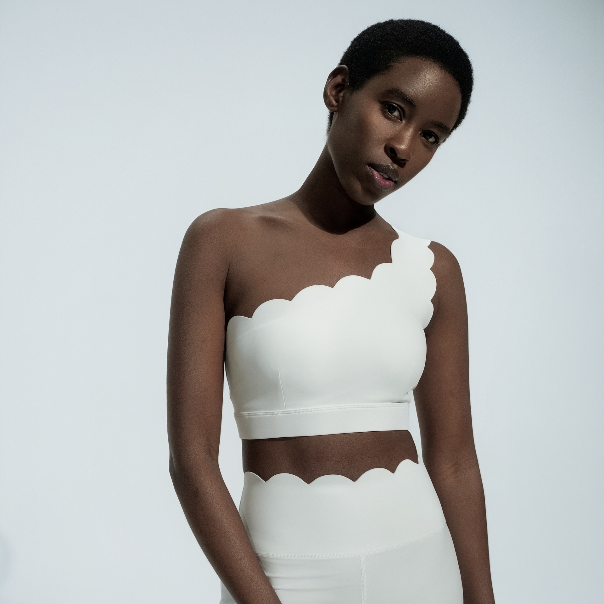 001 Schulterfreies Spitzentop, schweißableitend, eng anliegend, atmungsaktiv, angenehmes Tragegefühl, dünn, ideal für Sport, Outdoor, Fitness und Yoga_voghion.com