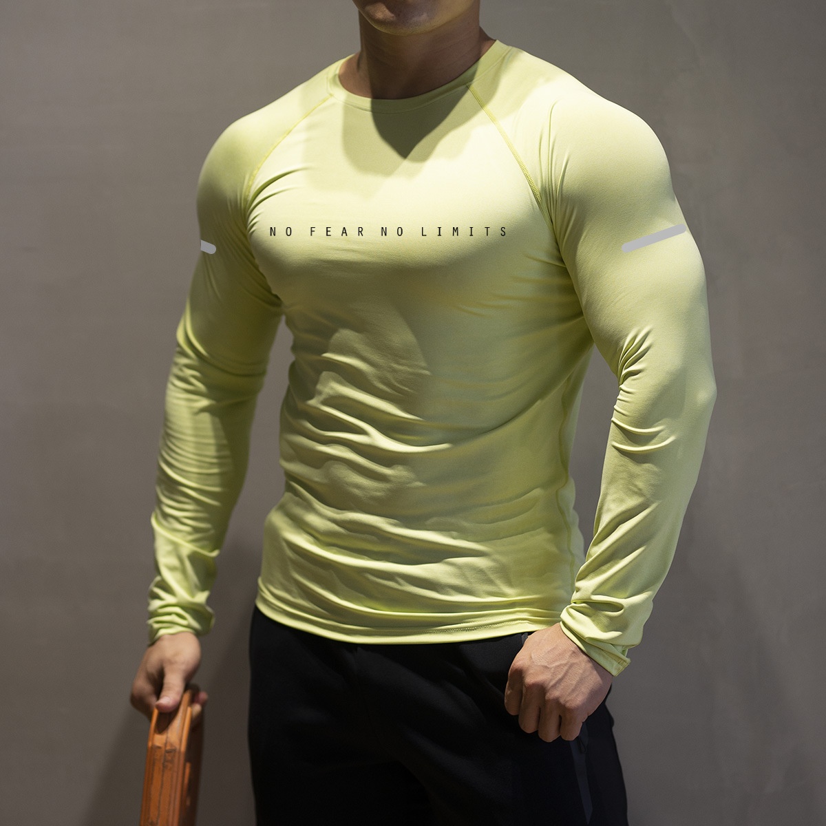 001 Men's Fitness Clothing Round Neck Long Sleeve Tight-Fitting High Elasticity Quick-Dry Sports Top Breathable T-Shirt Base_voghion.com