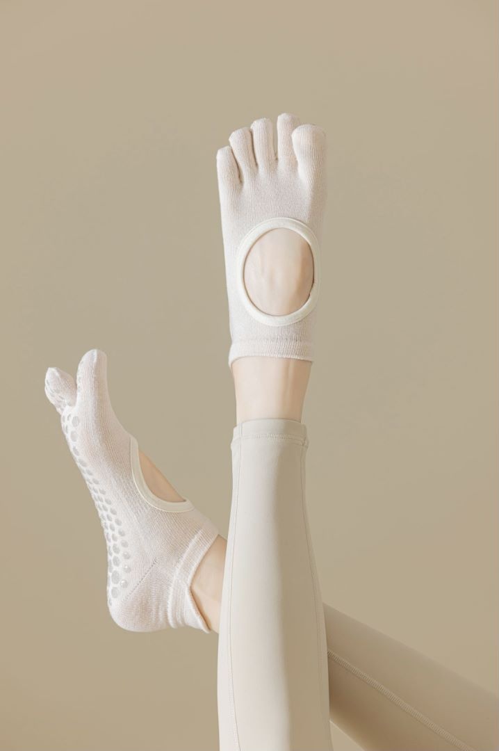 Chaussettes de sport 001 pour femmes, printemps-été, absorbantes, antidérapantes, à cinq orteils, en pur coton, sans dos, idéales pour le yoga, le pilates et le fitness._voghion.com