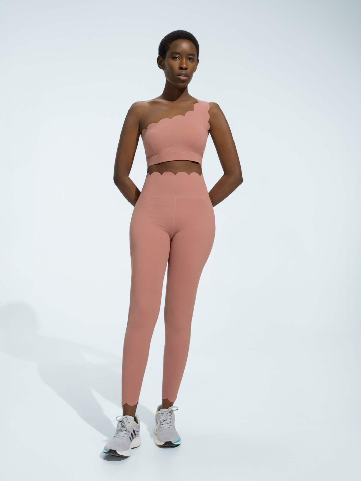 001 Schulterfreies Spitzentop, schweißableitend, eng anliegend, atmungsaktiv, angenehmes Tragegefühl, dünn, ideal für Sport, Outdoor, Fitness und Yoga_voghion.com