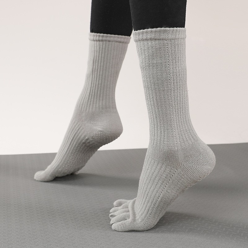001 Professionelle, rutschfeste, mittelhohe Baumwoll-Sportsocken für Damen mit fünf Zehen, ideal für Yoga und Yoga._voghion.com