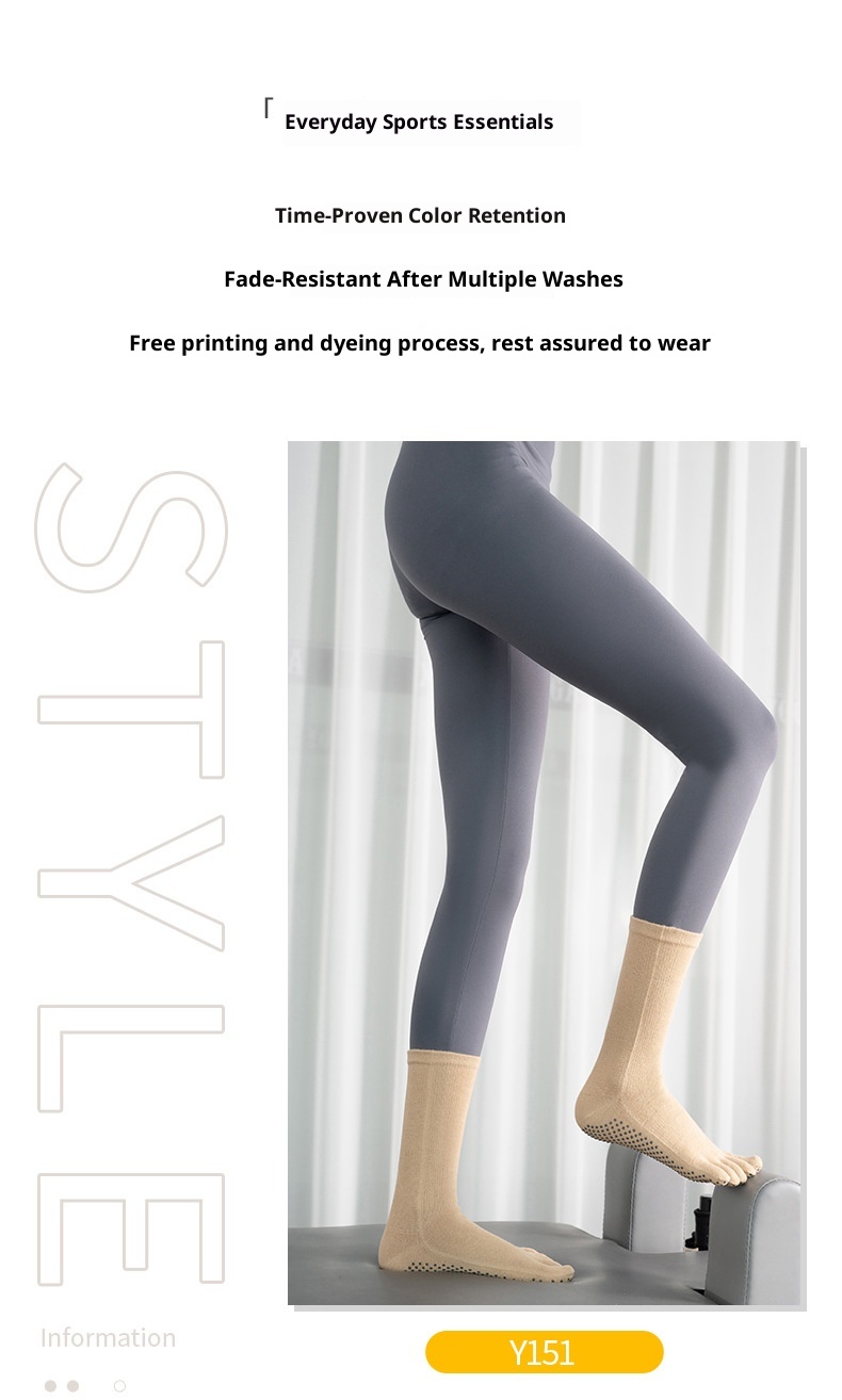 Chaussettes de yoga et de pilates mi-mollet pour femmes, style sport, à dégradé de couleurs, orteils séparés, absorbantes et antidérapantes. Modèle professionnel._voghion.com