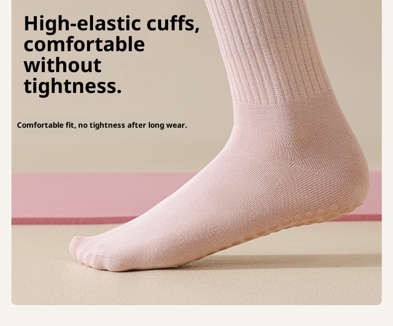 Chaussettes de sport mi-mollet antidérapantes pour femmes, idéales pour le yoga, le fitness et le Pilates. À porter avec un pantalon Shark._voghion.com