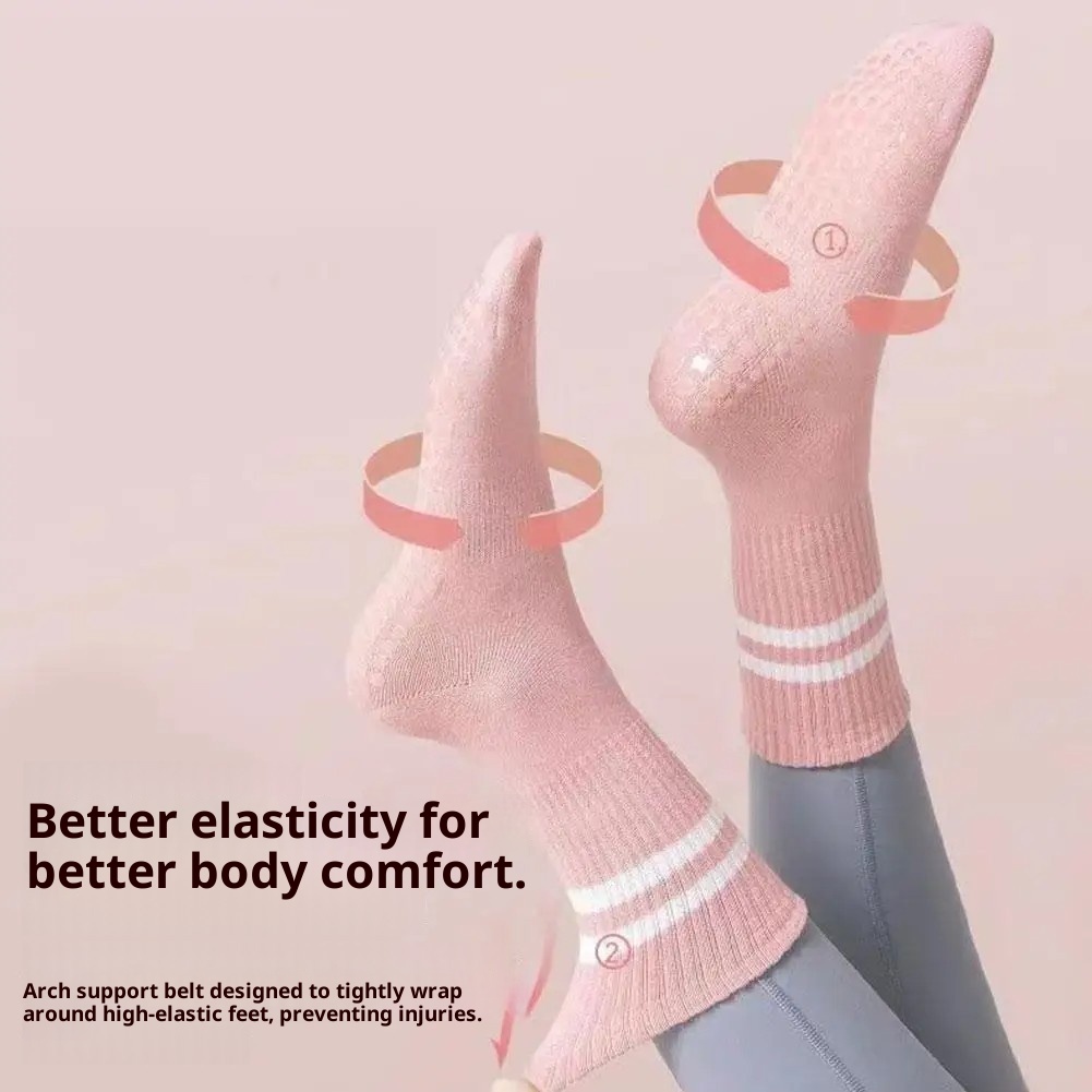 Chaussettes de yoga mi-mollet confortables pour femmes, idéales pour le printemps et l'été, en silicone anti-odeurs et anti-friction, parfaites pour le fitness en intérieur et le Pilates._voghion.com