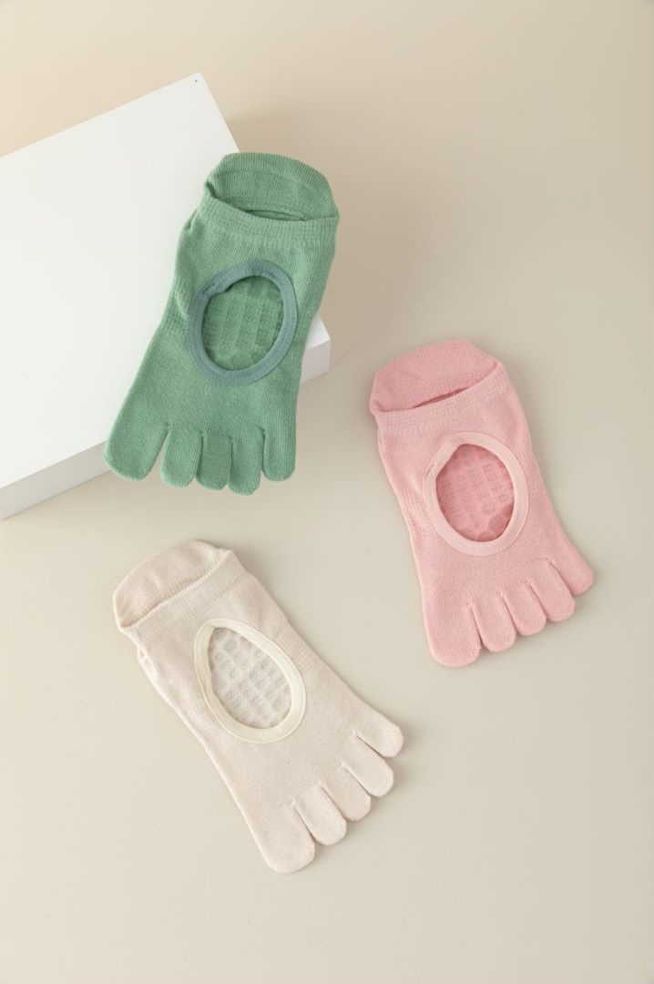 Chaussettes de sport 001 pour femmes, printemps-été, absorbantes, antidérapantes, à cinq orteils, en pur coton, sans dos, idéales pour le yoga, le pilates et le fitness._voghion.com