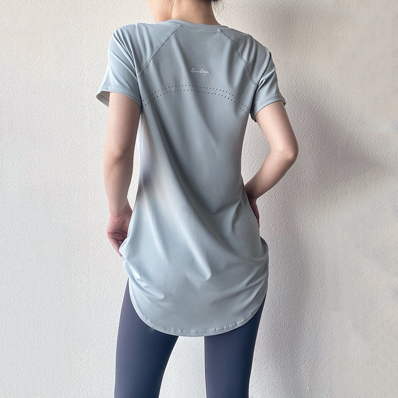 T-shirt de yoga 001 à manches courtes, idéal pour l'été. Coupe mi-longue couvrant les hanches, amincissant, séchage rapide et respirant. Parfait pour le sport et le fitness._voghion.com