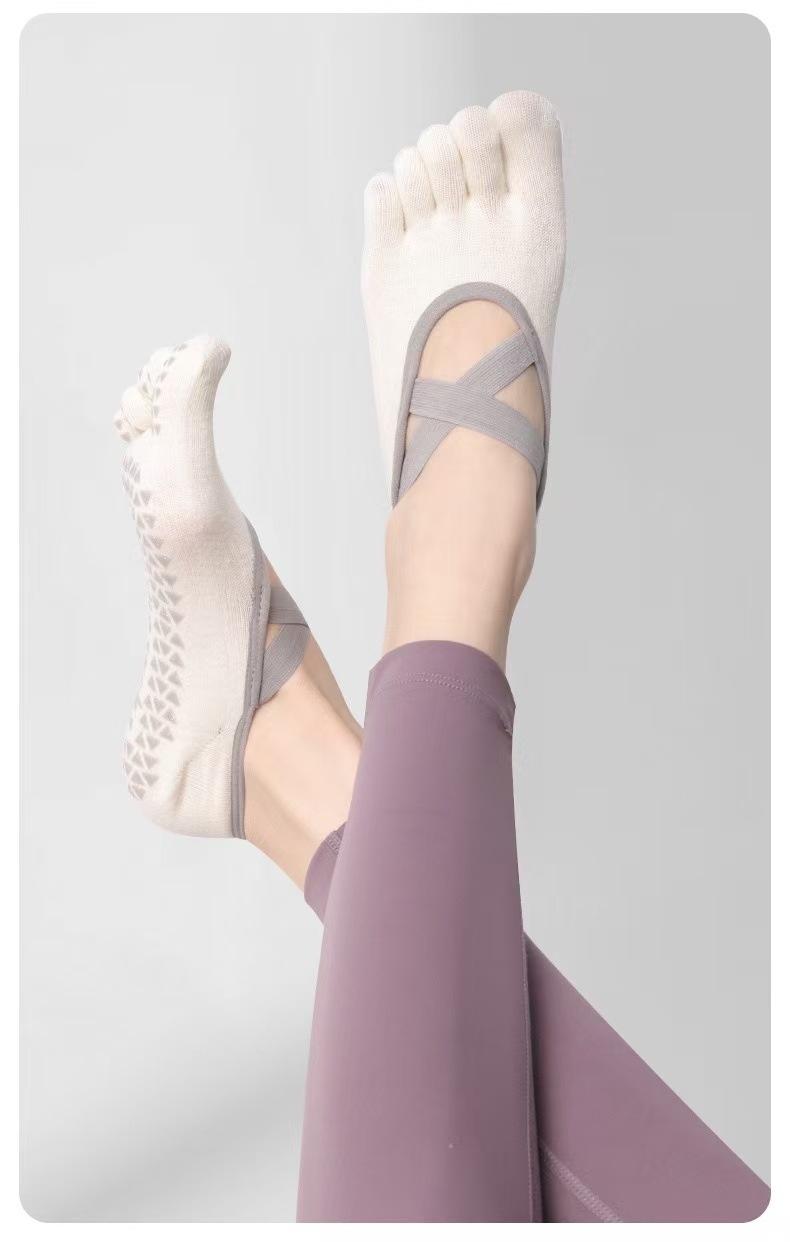 001 Yoga Five-Toe For Women Professional Non-Slip Breathable Sweat-Absorbing Pilates Sports Toe-Separating Floor Socks_voghion.com