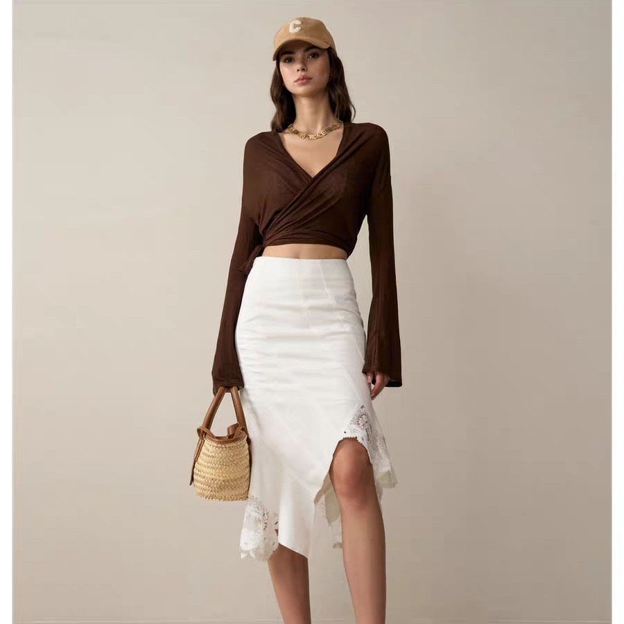 T-shirt de yoga à manches évasées pour femme (réf. 001), coupe ajustée et douce pour la peau, haut de sport à bretelles croisées, vêtement de fitness respirant._voghion.com