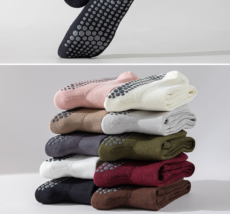 Chaussettes de sport 001 en pur coton pour femmes, idéales pour le Pilates et le yoga. Semelle antidérapante, mollet épais et sans couture, fabrication et vente en gros._voghion.com