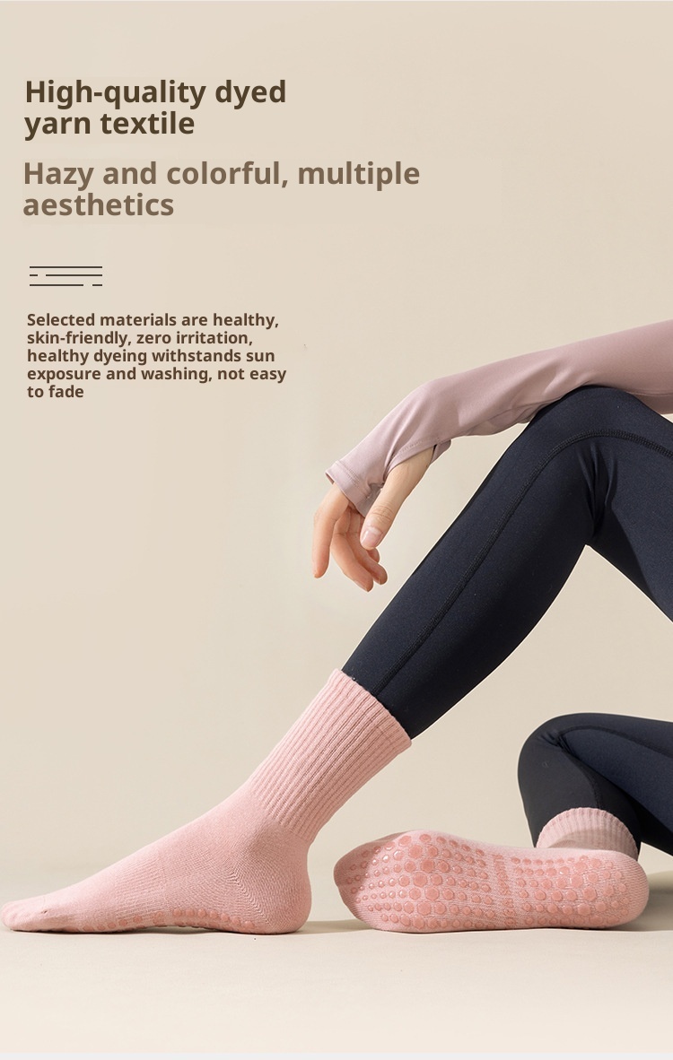 Chaussettes de sport mi-mollet en silicone antidérapant 001 pour femmes, idéales pour le yoga, le fitness au sol et le Pilates. Modèle long et polyvalent pour femmes._voghion.com