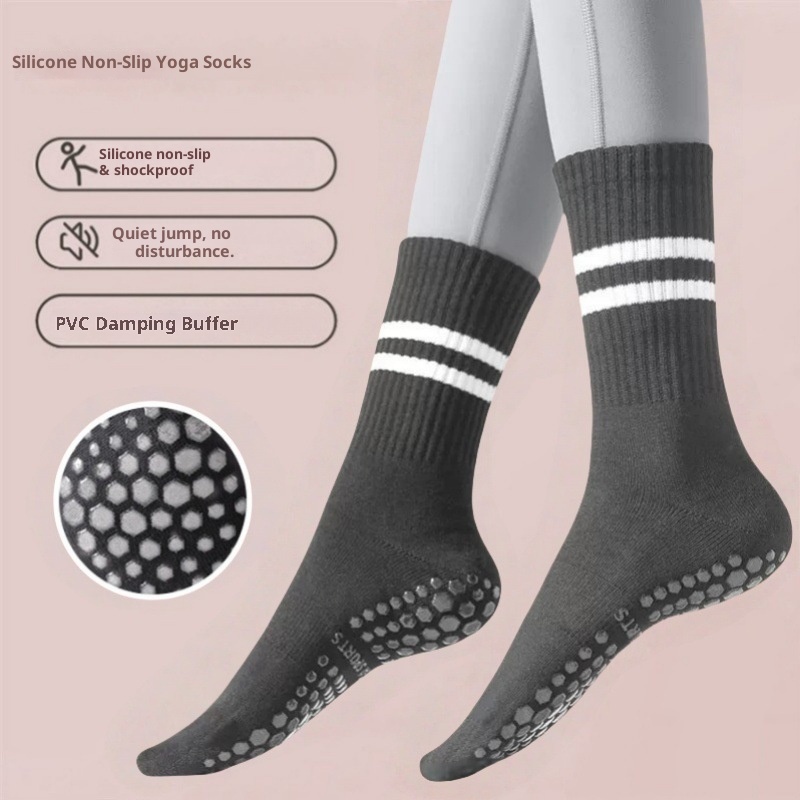 Chaussettes de yoga mi-mollet confortables pour femmes, idéales pour le printemps et l'été, en silicone anti-odeurs et anti-friction, parfaites pour le fitness en intérieur et le Pilates._voghion.com