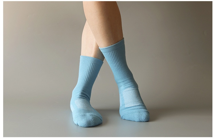 Chaussettes de sport respirantes mi-mollet pour femmes, idéales pour le badminton, la corde à sauter, la course à pied et le cyclisme. Semelle éponge._voghion.com