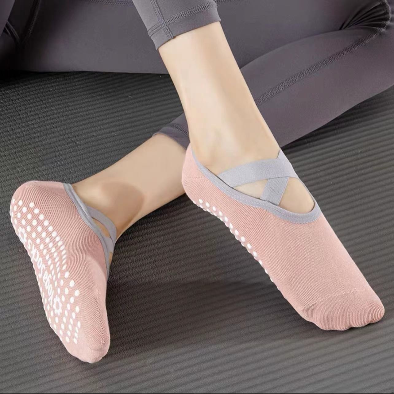 001 Non-Slip Silicone Yoga Socks With Adhesive Straps For Fitness, Dance, Running, Pilates, Indoor Floor, And Trampoline_voghion.com