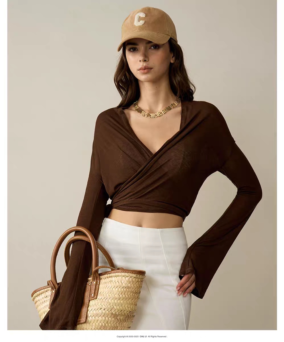 T-shirt de yoga à manches évasées pour femme (réf. 001), coupe ajustée et douce pour la peau, haut de sport à bretelles croisées, vêtement de fitness respirant._voghion.com