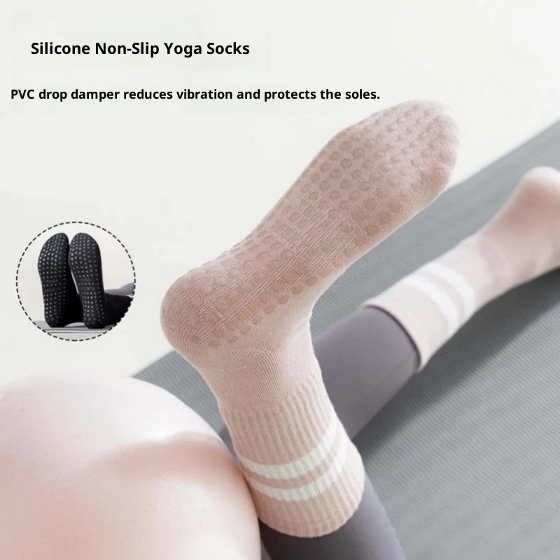 Chaussettes de yoga mi-mollet confortables pour femmes, idéales pour le printemps et l'été, en silicone anti-odeurs et anti-friction, parfaites pour le fitness en intérieur et le Pilates._voghion.com