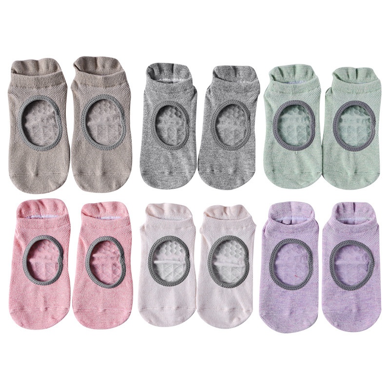 001 2025 Nouvelles chaussettes de sport antidérapantes pour femmes, idéales pour le yoga, le pilates et le Pilates, en silicone, pour l'automne et l'hiver. Vente en gros._voghion.com