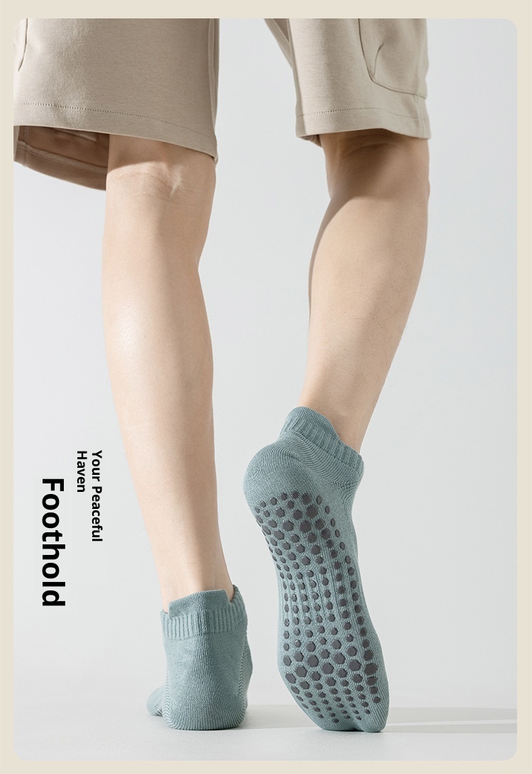 001 Yoga Men Professional Non-Slip Pilates Seamless Short Running Solid Color Cotton Yarn Sports Floor Socks_voghion.com