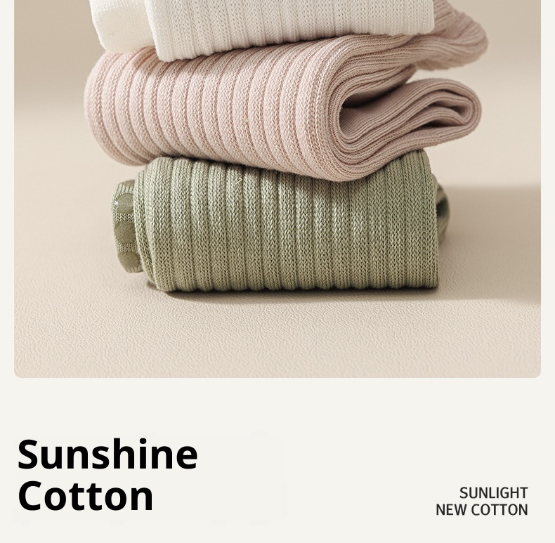 Chaussettes de sport mi-mollet antidérapantes pour femmes, idéales pour le yoga, le fitness et le Pilates. À porter avec un pantalon Shark._voghion.com