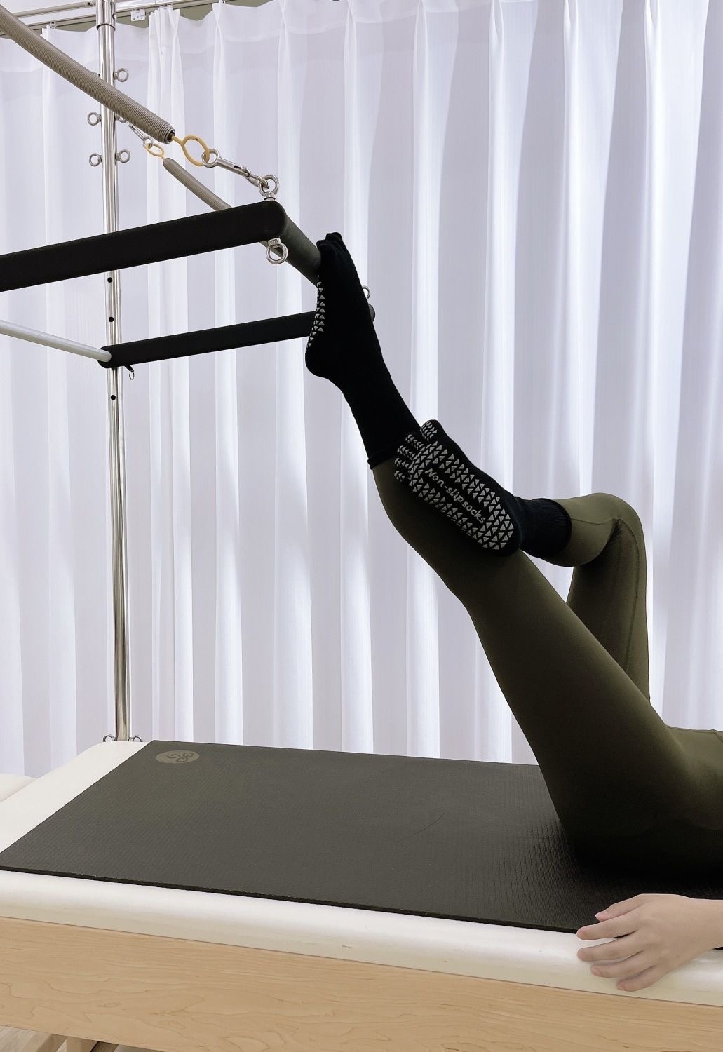 001 Long Tube Summer Professional Non-Slip Pilates Five-Toe Mid-Tube Yoga Sports Socks Fitness_voghion.com