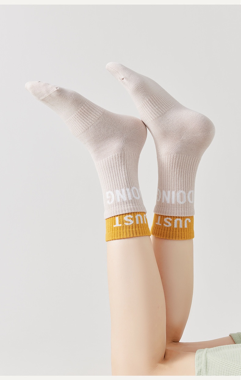 001 001 Yoga pour femmes, legging de sport d'été fin en coton siliconé antidérapant mi-mollet, à porter avec un pantalon Shark, longueur sol_voghion.com